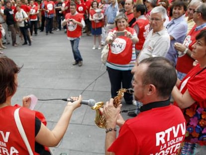 Protesta de trabajadores de RTVV ante la amenaza del ERE.