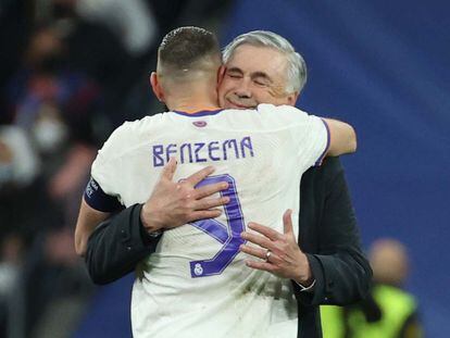 Benzema y Ancelotti celebran el triunfo ante el PSG