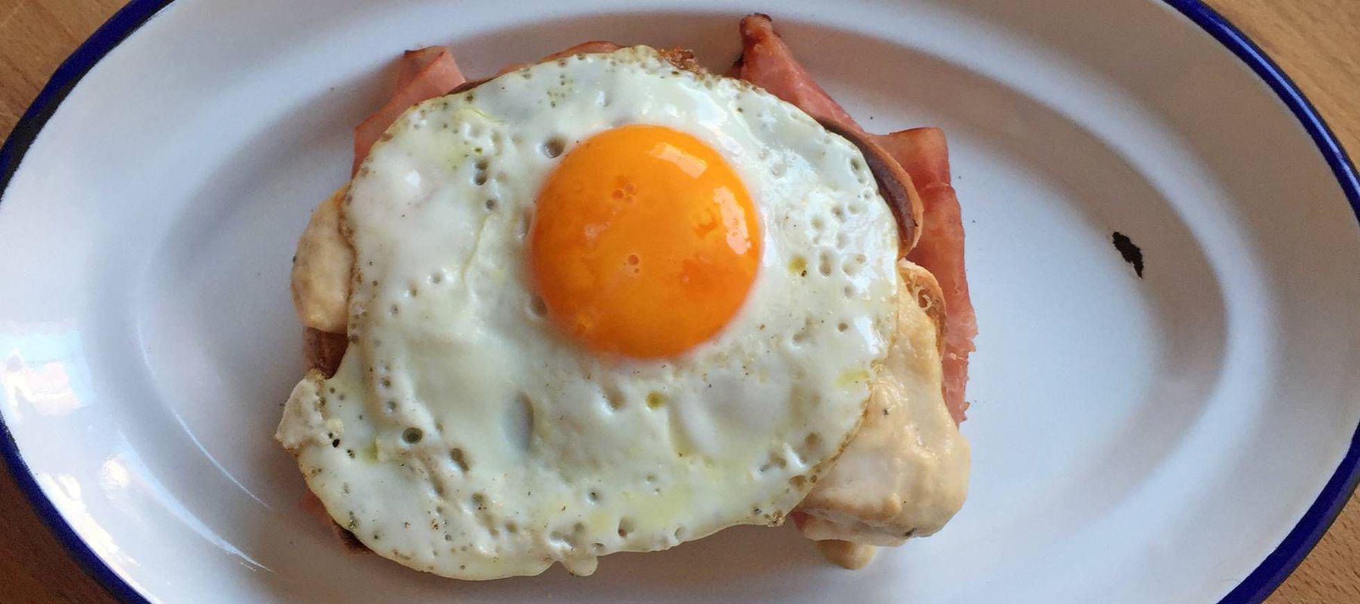 El truco que no conoce casi nadie para hacer huevos fritos en el