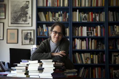 La escritora Marta Sanz, en su casa en Madrid.