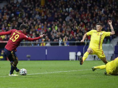 Gerard Morteno marca el tercer gol de España.