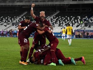 La selección de Venezuela celebra el gol del empate (2-2) frente a Ecuador, en la Copa América.