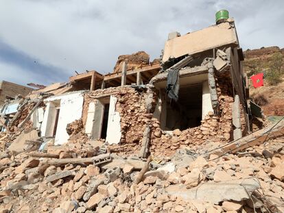 Edificios dañados por el terremoto en la aldea de Imi N'Tala, cerca de Amizmiz, en una imagen de este jueves.