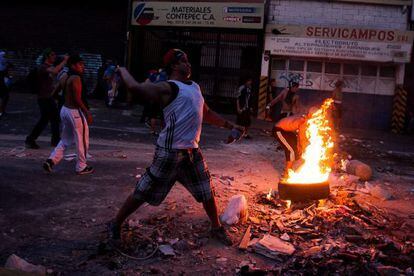 Opositores a Maduro se manifiestan el martes