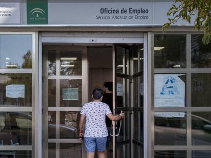 Sevilla/03-09-2019: Oficina del Servicio Andaluz de Empleo (SAE) y del Ministerio de Empleo y Seguridad Social hoy en Sevilla.  FOTO: PACO PUENTES/EL PAIS