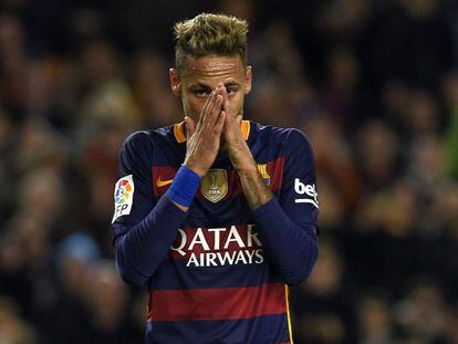 Neymar durante el juego contra el Valencia el pasado mi&eacute;rcoles. 