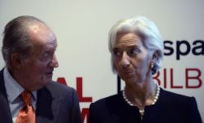 El Rey Juan Carlos (izquierda) y la directora gerente del Fondo Monetario Internacional (FMI), hoy en la inauguraci&oacute;n del Foro Global organizado en Bilbao. 