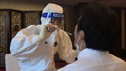 Test de coronavirus en Pekín.