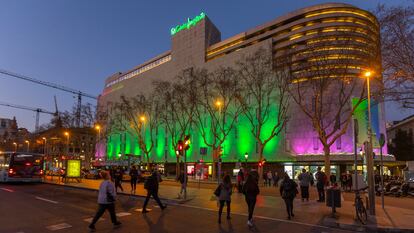 Edificio de El Corte Ingles en la plaza de Catalunya de Barcelona.