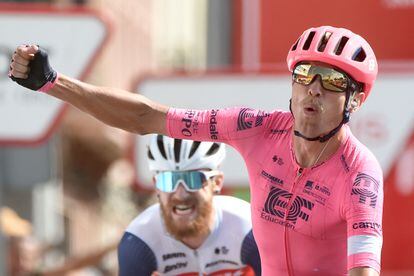 Magnus Cort celebra en Monforte su tercera victoria en la Vuelta.