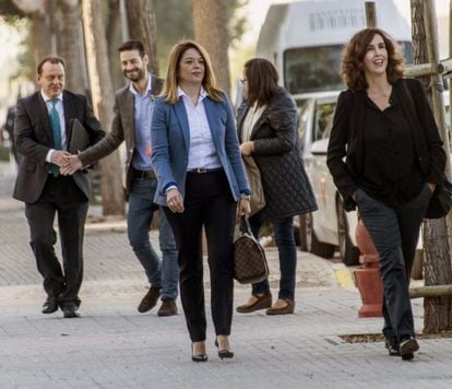 Las magistradas Samantha Romero (izquierda) Eleonor Moyà (derecha) a su llegada a una vista preparatoria del juicio del 'caso Nóos'.