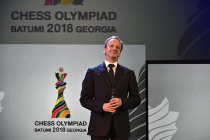 Arkadi Dvorkóvich, nuevo presidente de la FIDE, durante la ceremonia de clausura de la Olimpiada de Ajedrez, el viernes, en Batumi (Georgia).