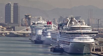 Cruceros en el puerto de Barcelona