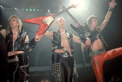 K. K. Downing, Rob Halford y Glenn Tipton en un recital de Judas Priest a mediados de los ochenta. 