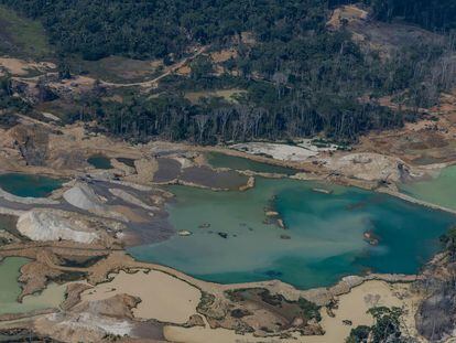 Un área deforestada de la Amazonia para permitir la extracción de oro y casiterita en Porto Velho, en el Estado de Rondônia.