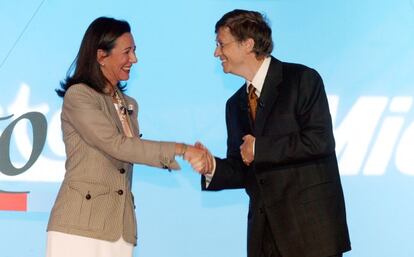 Ana Patricia Botín y Bill Gates, durante el encuentro con empresarios en Madrid en 2004