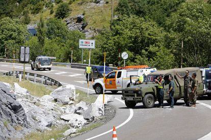 Un desprendimiento de rocas ha provocado el accidente en Coll de Ladrones.