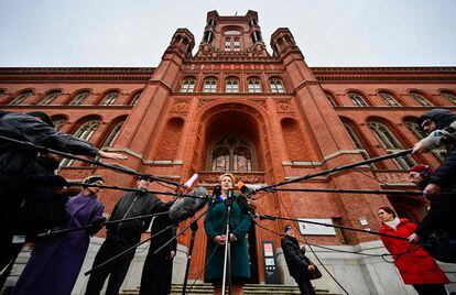 La alcaldesa de Berlín, Franziska Giffey, en una comparecencia sobre la repetición electoral este miércoles frente al Ayuntamiento de la capital.