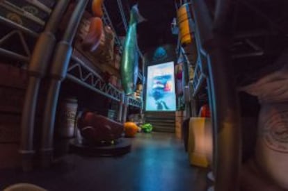 Interior de la atracción que representa la despensa del restaurante Gusteau y donde los visitantes, montados en un 'ratmobile' huelen los olores de los alimentos y sienten el frío de la nevera.