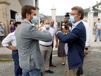 Feijóo y Casado en un mitin en As Pontes (A Coruña), el pasado 4 de julio.