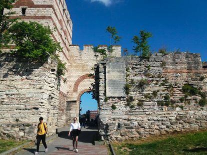 La Puerta de San Romano, en la muralla terrestre de Estambul.