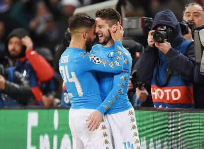 Dries Mertens del Nápoles celebra el primer gol del partido contra el Real Madrid. 