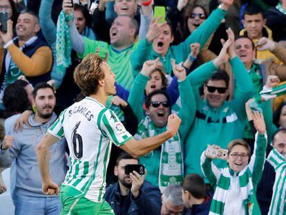 Sergio Canales celebra el gol ante el Atlético de Madrid.