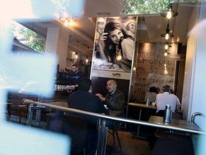 Ambiente del bar Nonsolocaffe, en la calle de Ríos Rosas.