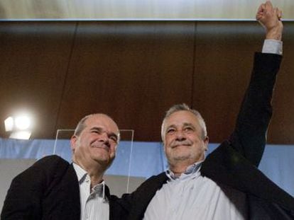 Los expresidentes andaluces Manuel Chaves y José Antonio Griñán, en 2011