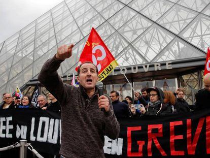 Trabajadores en huelga han impedido la apertura del museo del Louvre este viernes