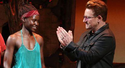 Lupita Nyong'o, en Broadway's aplaudida por Bono.