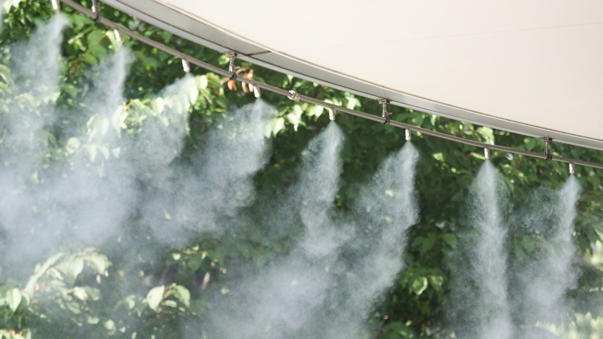 gorra Masaccio Interpretativo Así es el nebulizador de agua ideal para combatir el calor en la terraza:  fácil de instalar, refrescante y por menos de 17 euros | Escaparate | EL  PAÍS