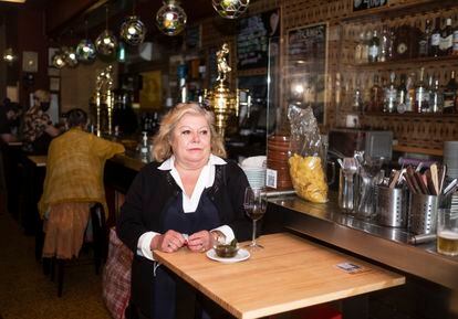 Fani Guitiérrez (69 años), jubilada y asidua del bar Los Caracoles del centro de Madrid.