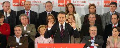 José Luis Rodríguez Zapatero se dirige a los asistentes al Comité Federal del PSOE, ayer en Madrid.