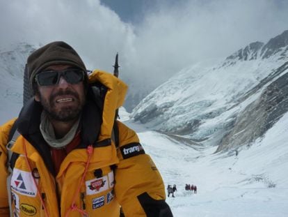 Carlos Pauner, durante la ascensión al Everest.