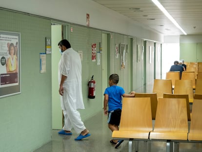 Una sala de espera prácticamente vacía en el Centro de Atención Primaria (CAP) Ramon Turró de Barcelona.