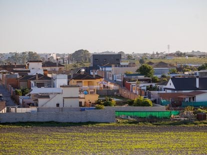 La zona conocida como 'Reventón Chico', es una de las barriadas de casas ilegales en el que hay asentados diversos narcotraficantes de Sanlúcar.
