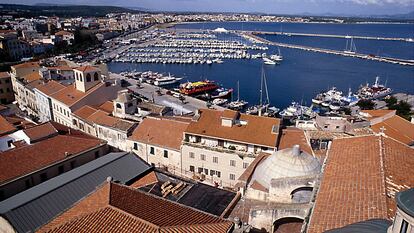 El puerto de la ciudad de Alguer, en Cerdeña.