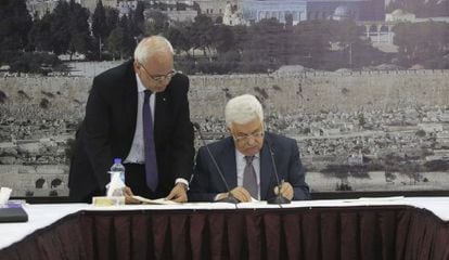 Abbas, durante la firma de la adhesión palestina a la Corte Penal Internacional.