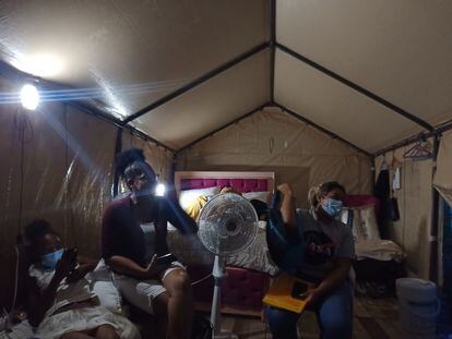 A un año del huracán Iota hay 84 familias viviendo en carpas. Arelis Fonseca es una de ellas.