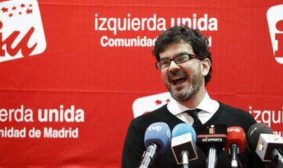  Eddy S&aacute;nchez, coordinador de IU en Madrid, durante la rueda de prensa tras anunciar su dimisi&oacute;n.