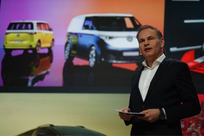 El consejero delegado del grupo Volkswagen, Oliver Blume, durante la presentación de resultados de 2022 de la automovilística.
