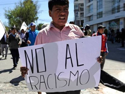 Un manifestante oficialista durante una movilización en La Paz, el pasado martes.