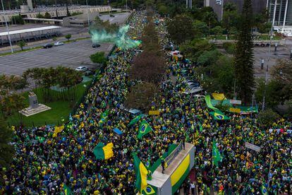bolsonaroristas reclaman un intervención militar este miércoles en Sao Paulo.