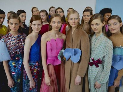 Modelos de la colecci&oacute;n presentada por Delpozo en la Semana de la Moda de Londres. 