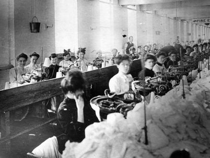 Treballadores de la fàbrica Triangle Shirtwaist, on gairebé 150 dones van morir en un incendi el 26 de març del 1911.