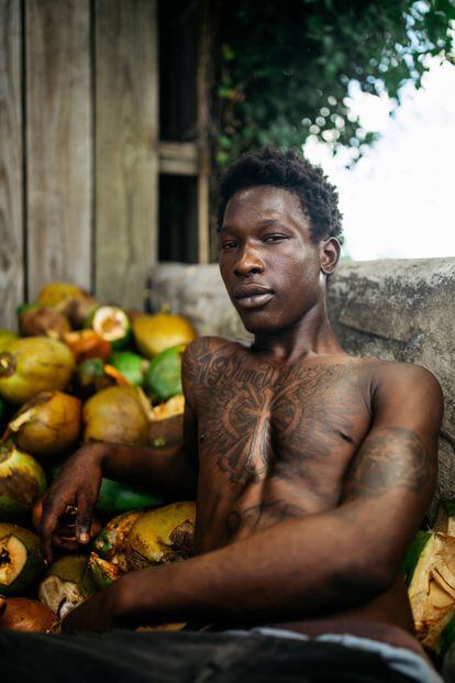 Shano, vendedor de cocos.
