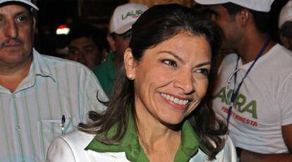 La candidata presidencial, Laura Chinchilla, en un acto de campaña en San José el domingo pasado.