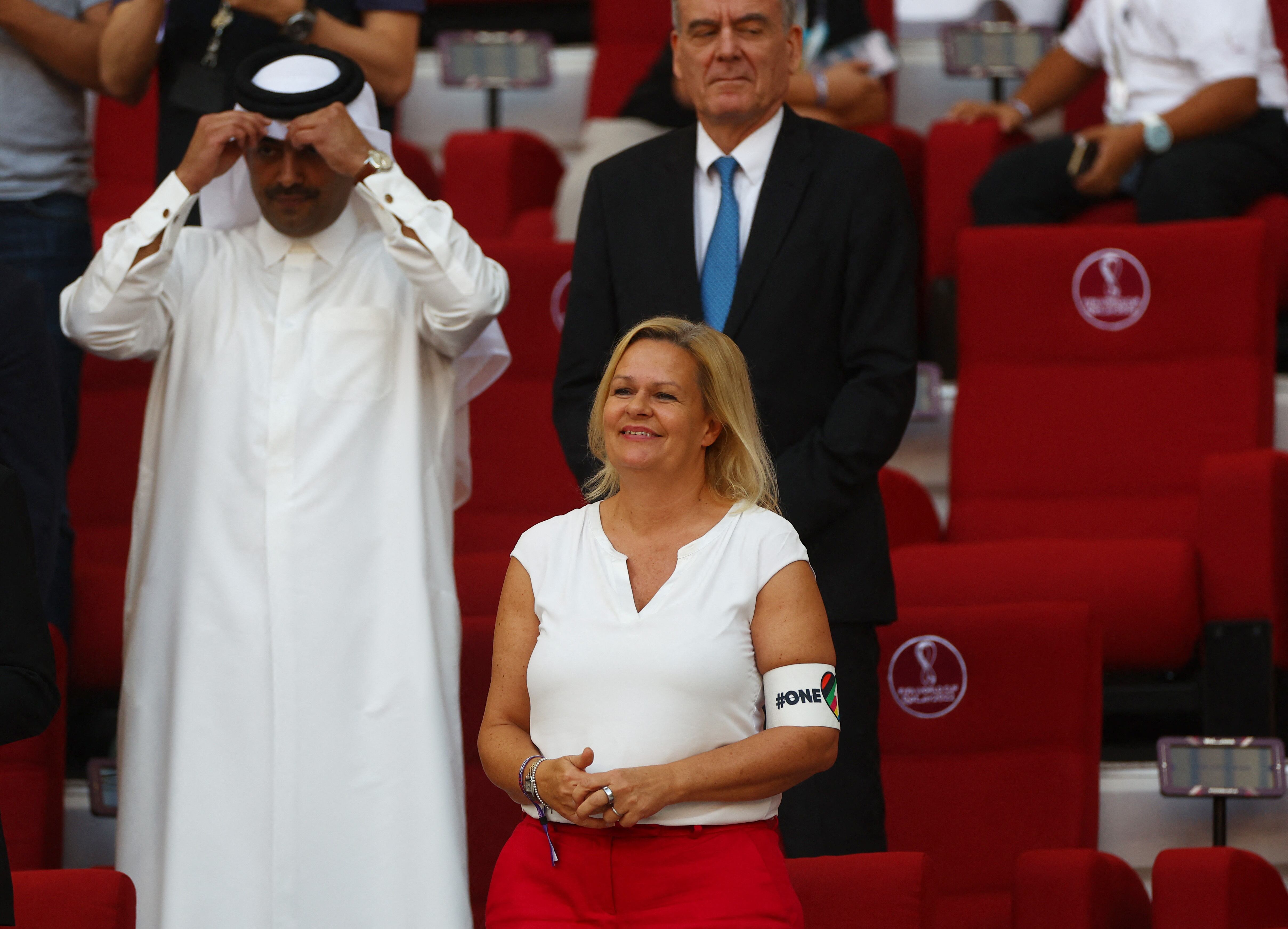 Nancy Faeser, ministra alemana del Interior, en el palco durante el Alemania-Japón, en Doha.