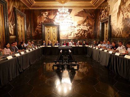 Reunió de la Junta de Seguretat a l'Ajuntament de Barcelona.